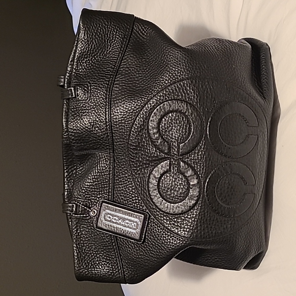 Coach Julia Pebbled Leather OpArt Perry Black Purse/Totek